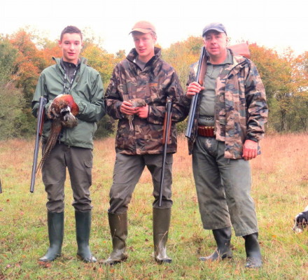 Chasseurs avec chiens